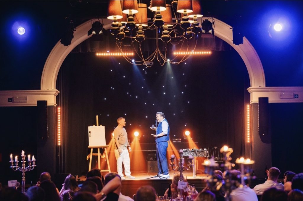 Spectacle de MagicSteph dans une salle de théâtre